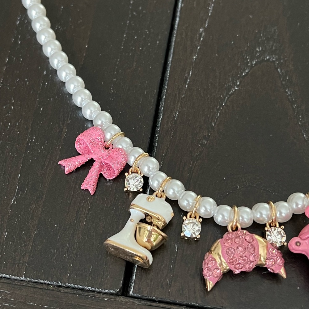 Betsey Johnson Necklace - Picture 7 of 10